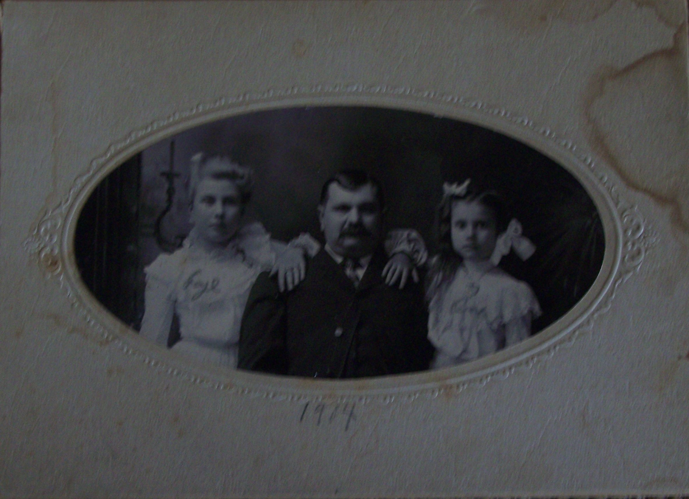 Portrait of Fay (12), Henry (father), and Ona (8) Fritz, dated 20 June 1904