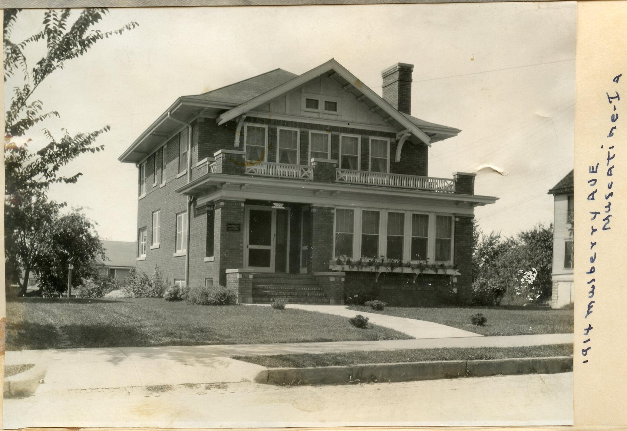 Photograph of the Dr. Roy Pearson’s house.